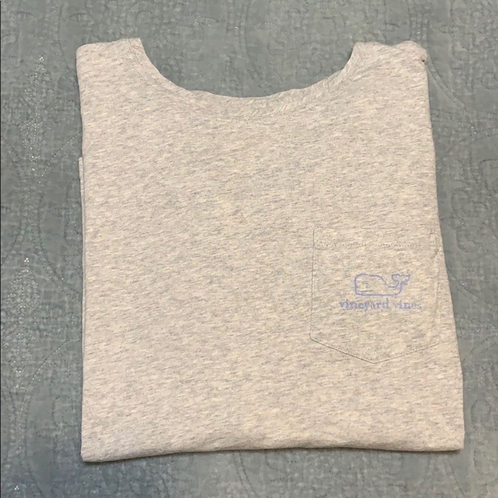 short sleeve vineyard vine t-shirt